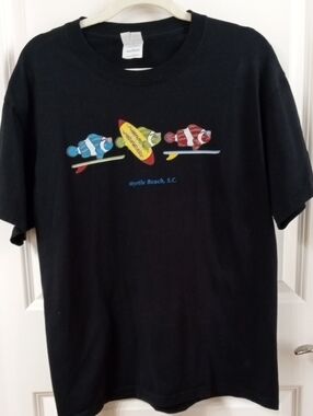 Gildan Black Short Sleeve Tee with Colorful Myrtle Beach Surf Fish Graphic. Sz L
